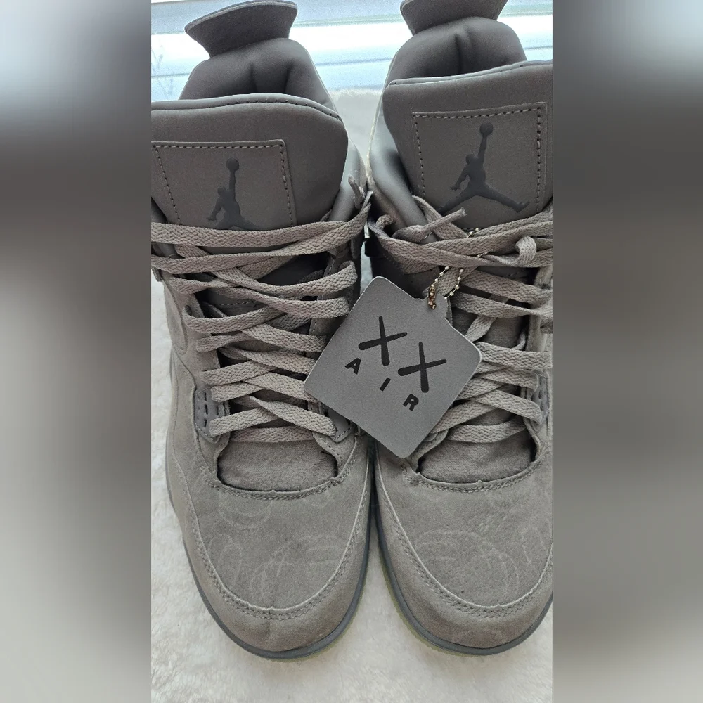 Air Jordan 4 Retro KAWS